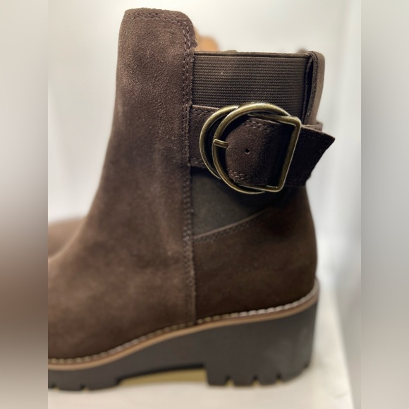 NWOT Blondo Dakota Waterproof Ankle Boot. Color: Java Suede Size: 7.5 - Picture 3 of 10